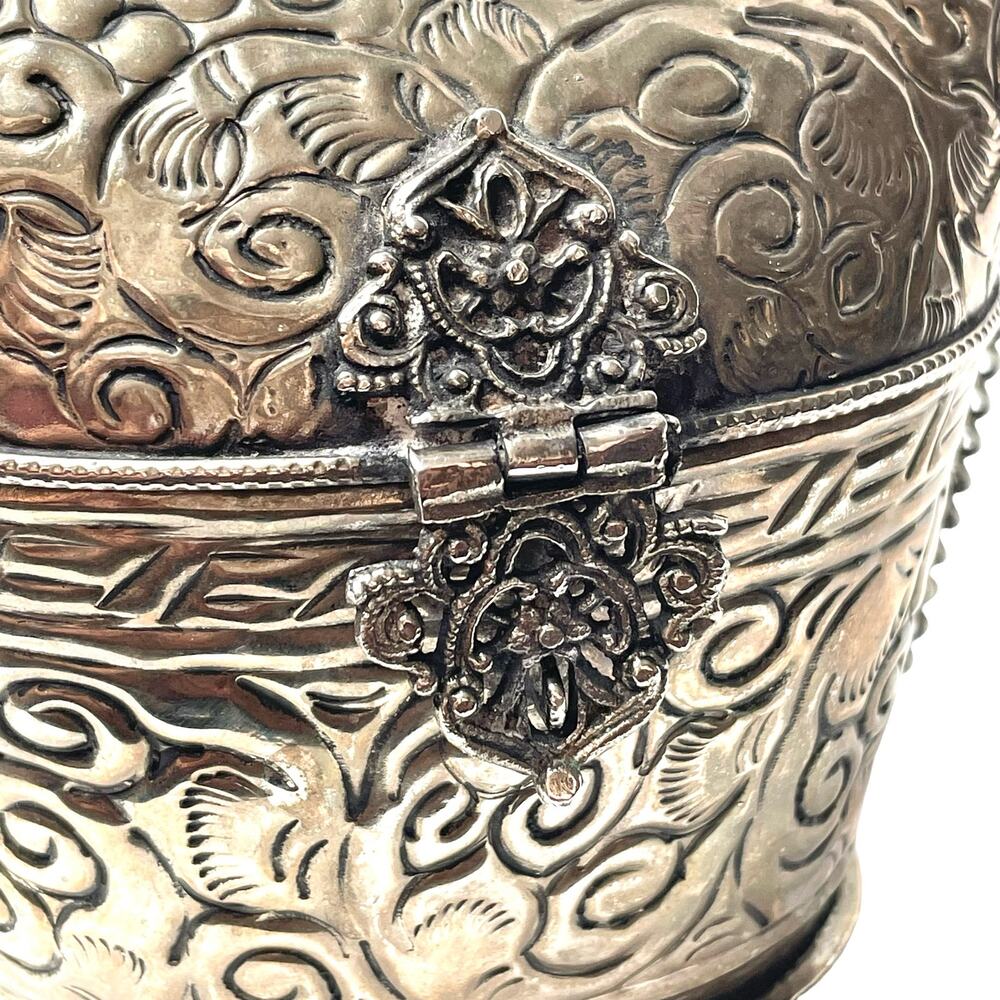 Vintage Metal Pillow Purse - Picture 12 of 15